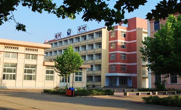 山東龍口礦業(yè)集團(tuán)高級(jí)技工學(xué)校的醫(yī)護(hù)專業(yè)能考執(zhí)業(yè)藥師資格證嗎？
