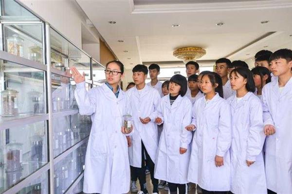 秦皇島藥科中等職業(yè)學校怎么樣？