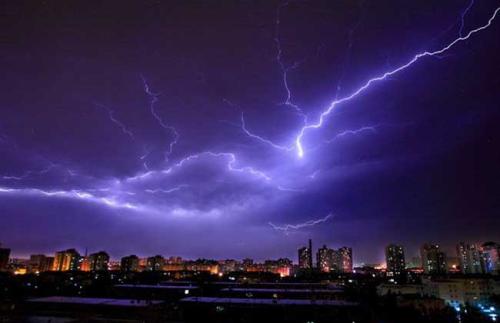 雷雨天氣如何用電？張家口文華電力中等職業(yè)學(xué)校