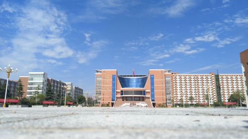 鄭州學(xué)習(xí)軌道交通專業(yè)推薦哪所學(xué)校？