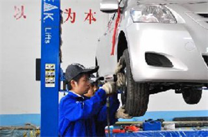 開(kāi)封汽修學(xué)校有汽車整形技術(shù)專業(yè)嗎？就業(yè)前景好不好？