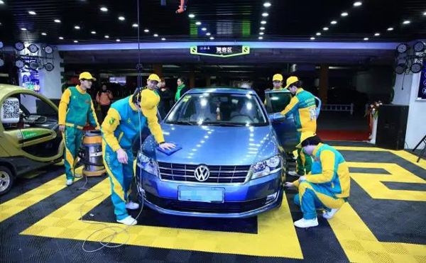想學(xué)汽車運(yùn)用與維修專業(yè)？就選邢臺(tái)汽修服裝學(xué)校！