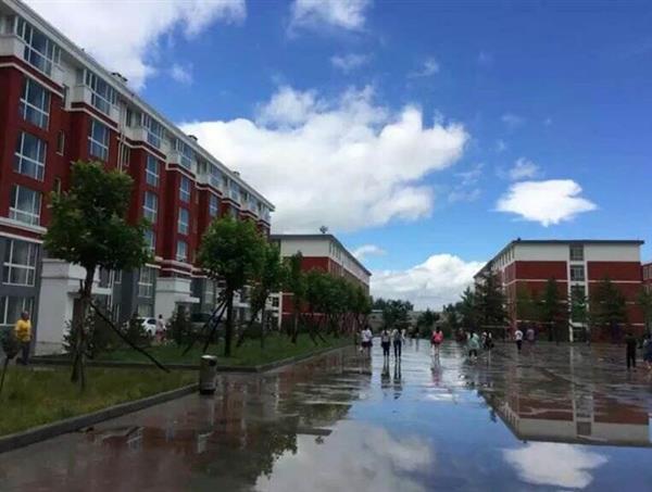 濟南神州飛機場技工學院是一所什么樣的學校？