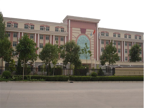 保定新興工業(yè)技工學(xué)校貧困生可以上嗎？   